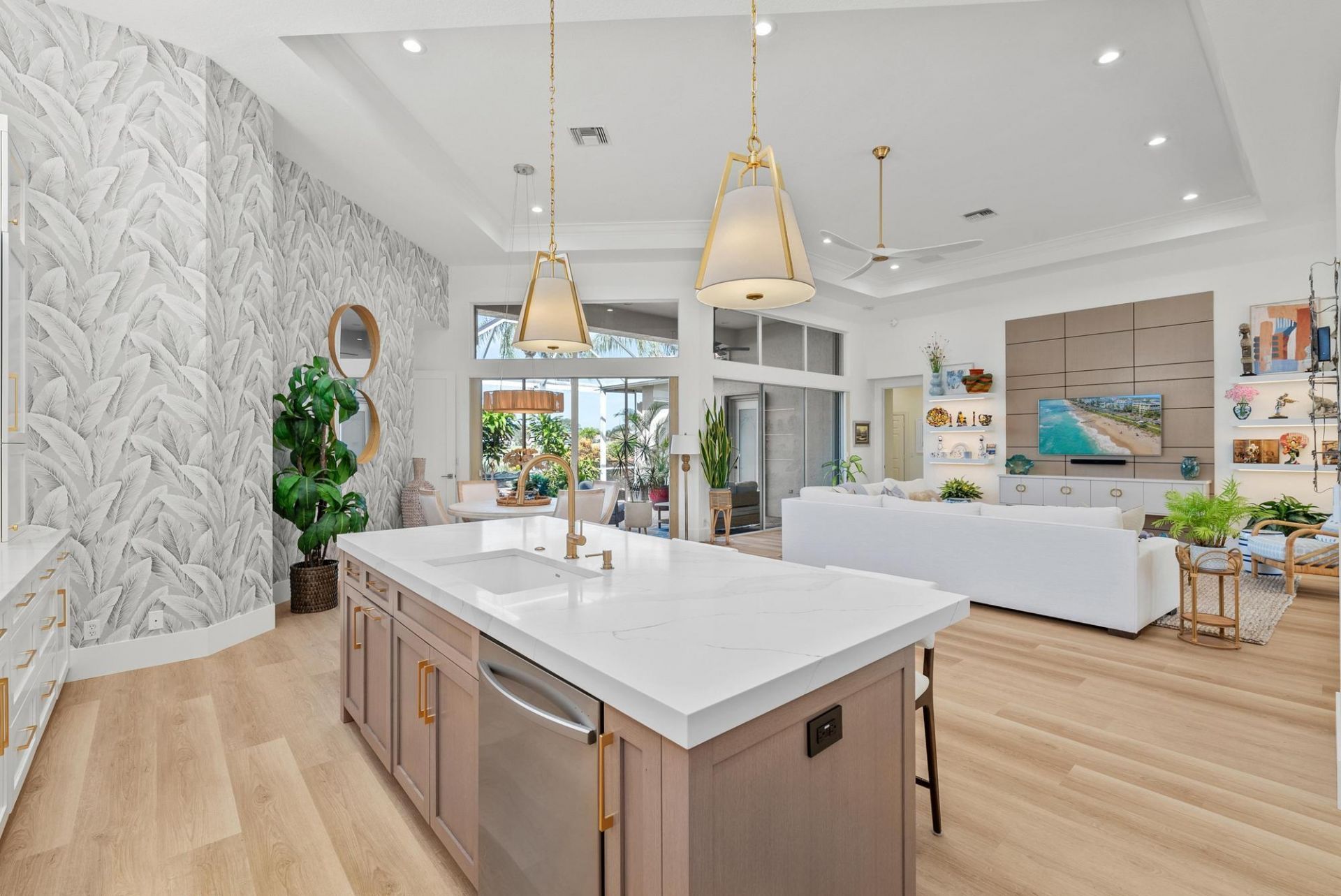 9004 Lakes Boulevard, West Palm Beach, FL 33412 Photo