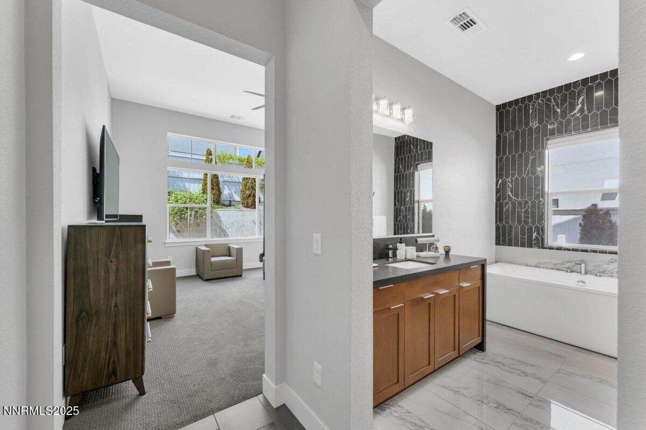 6119 S Pleasant Oak Trail, Reno, NV 89511 Photo