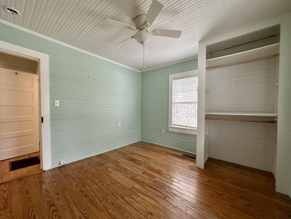 409 Station 22 1/2 Street Photo 10