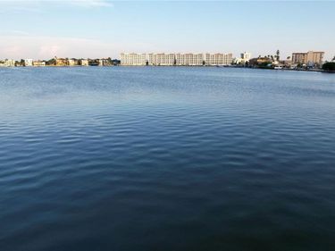 415 180TH AVENUE E, REDINGTON SHORES, FL 33708