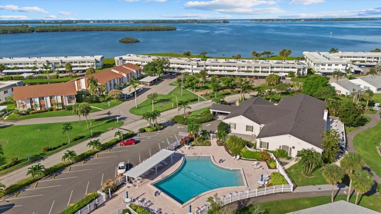 4852 Independence Drive, Bradenton, FL 34210 Photo