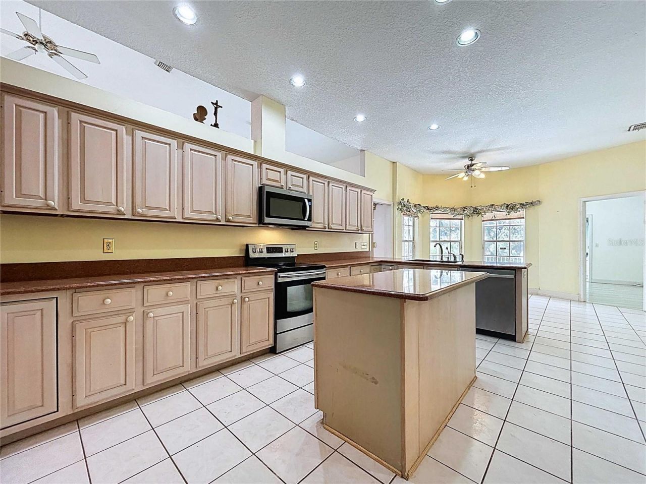 7116 Pebble Beach Lane, Seminole, FL 33777 Photo