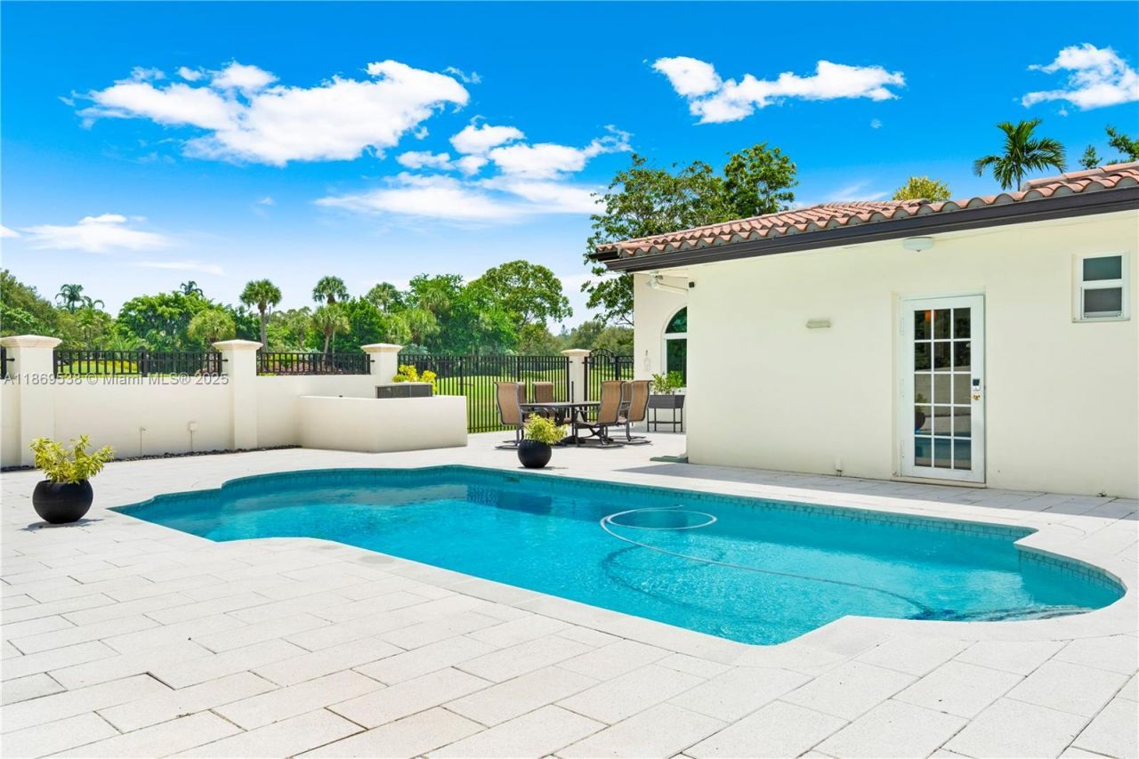 4001 Santa Maria St, Coral Gables, FL 33146 Photo