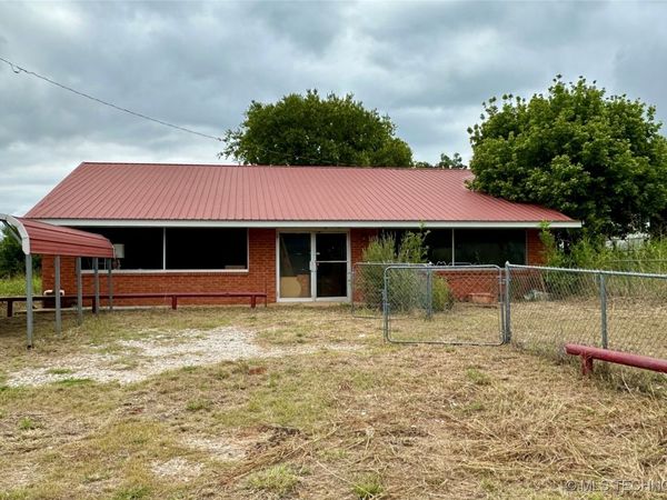 906 6th Street NW, Ryan, OK 73565