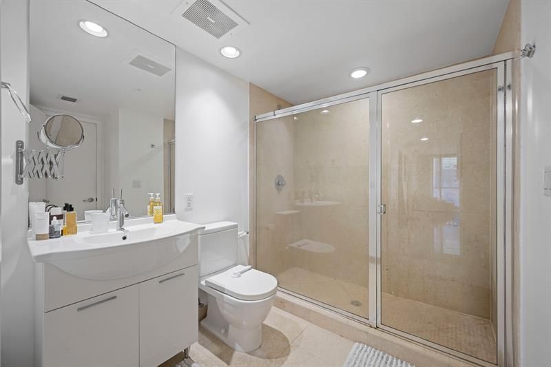 475 Brickell Avenue, Unit 1815, Miami, FL 33131 Photo