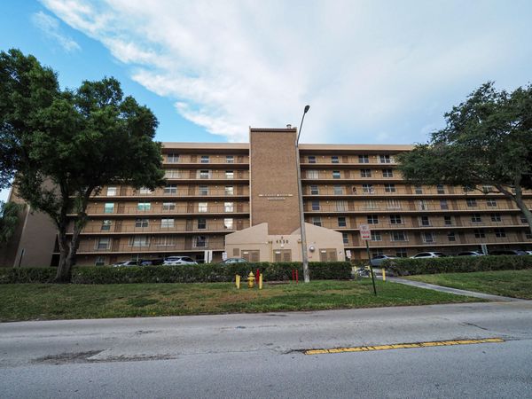 4550 NW 18 Avenue, Unit 405, Pompano Beach, FL 33064