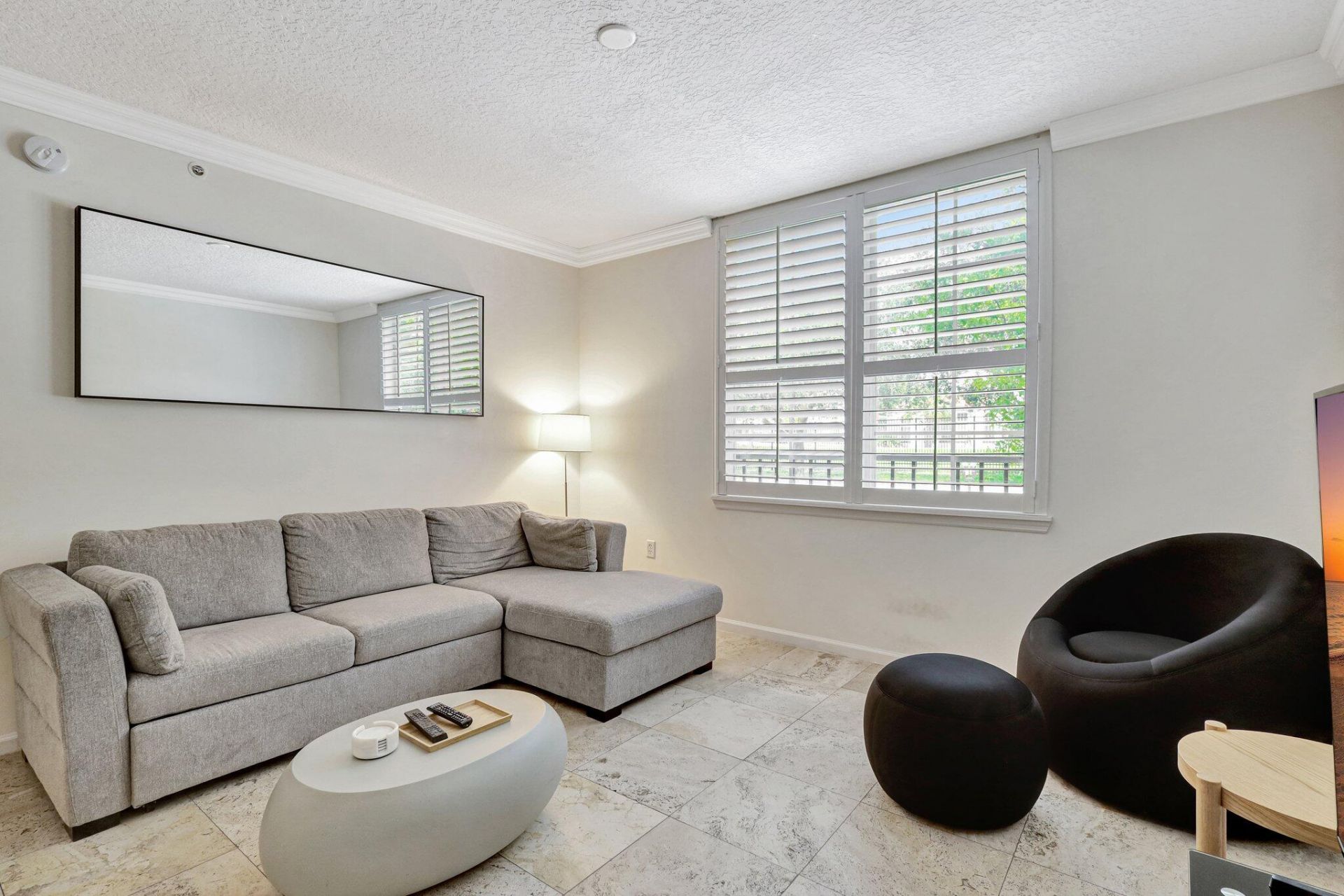580 S Sapodilla Avenue, Unit 105, West Palm Beach, FL 33401 Photo