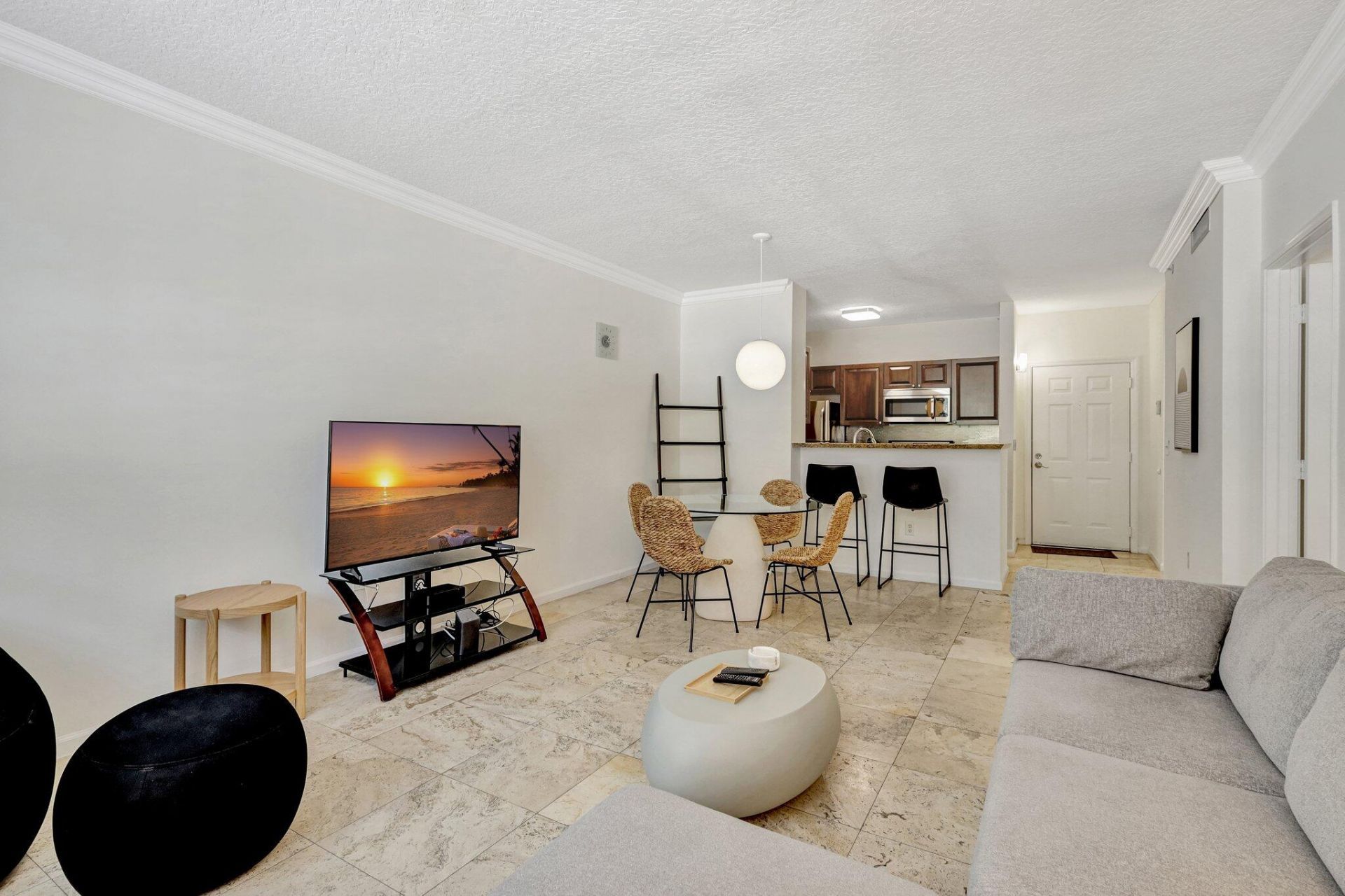 580 S Sapodilla Avenue, Unit 105, West Palm Beach, FL 33401 Photo