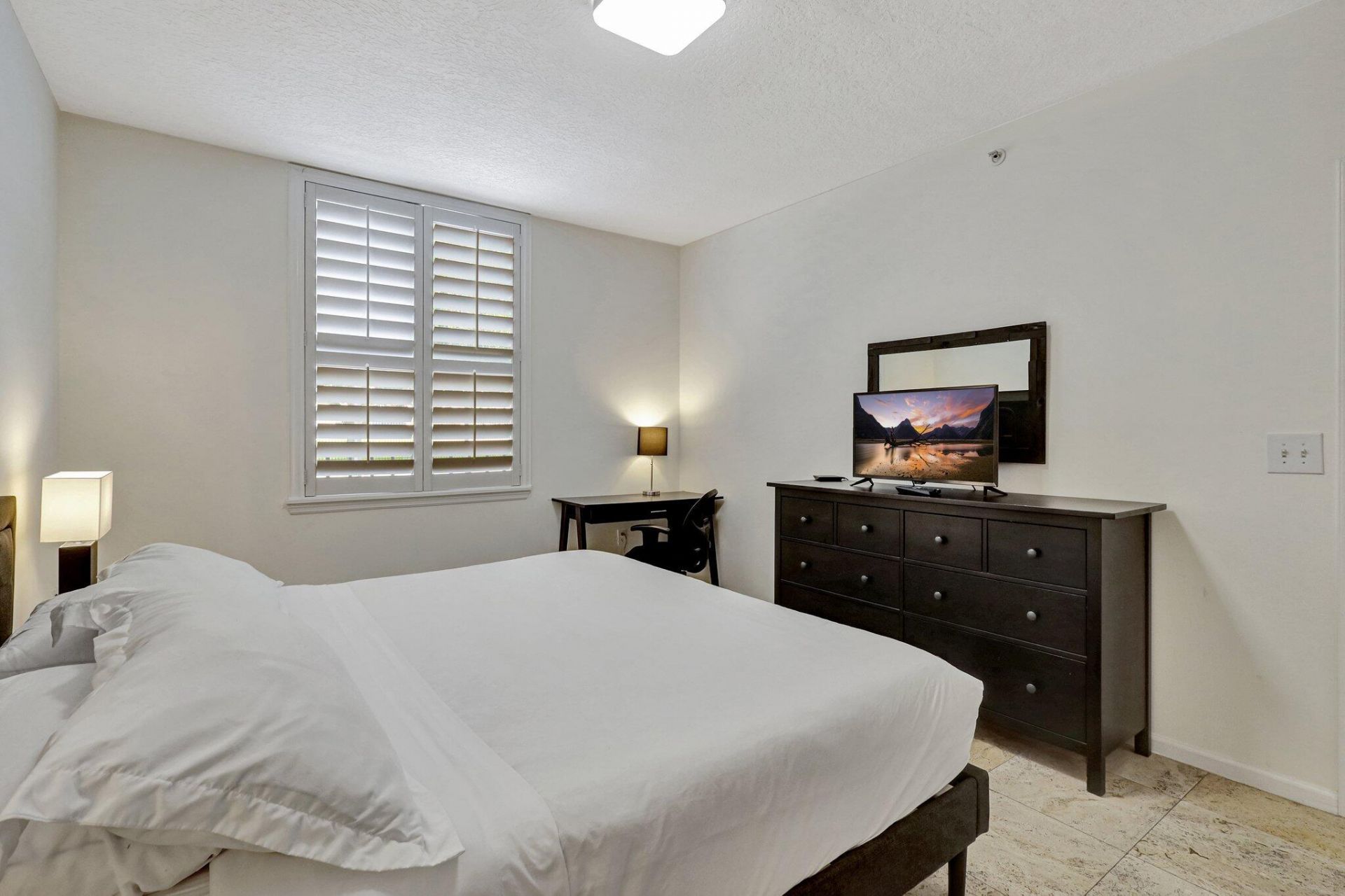 580 S Sapodilla Avenue, Unit 105, West Palm Beach, FL 33401 Photo