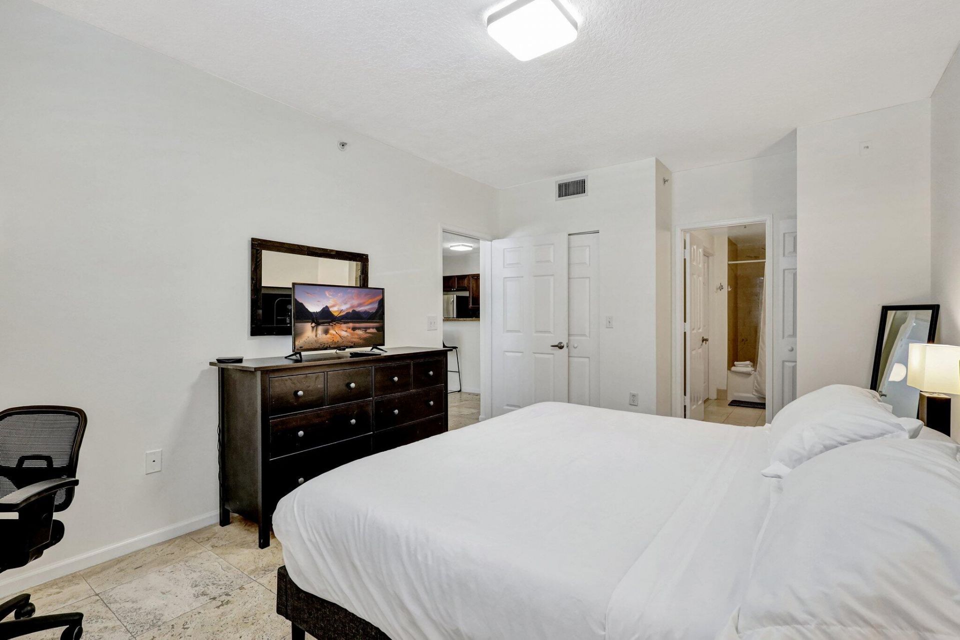 580 S Sapodilla Avenue, Unit 105, West Palm Beach, FL 33401 Photo