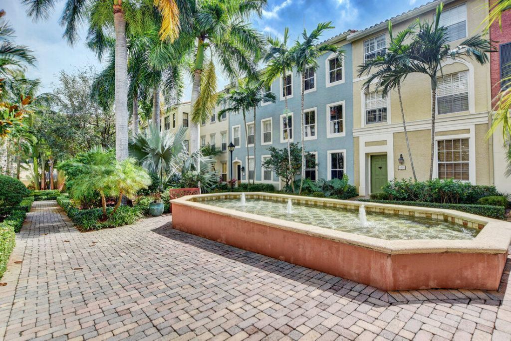 580 S Sapodilla Avenue, Unit 105, West Palm Beach, FL 33401 Photo