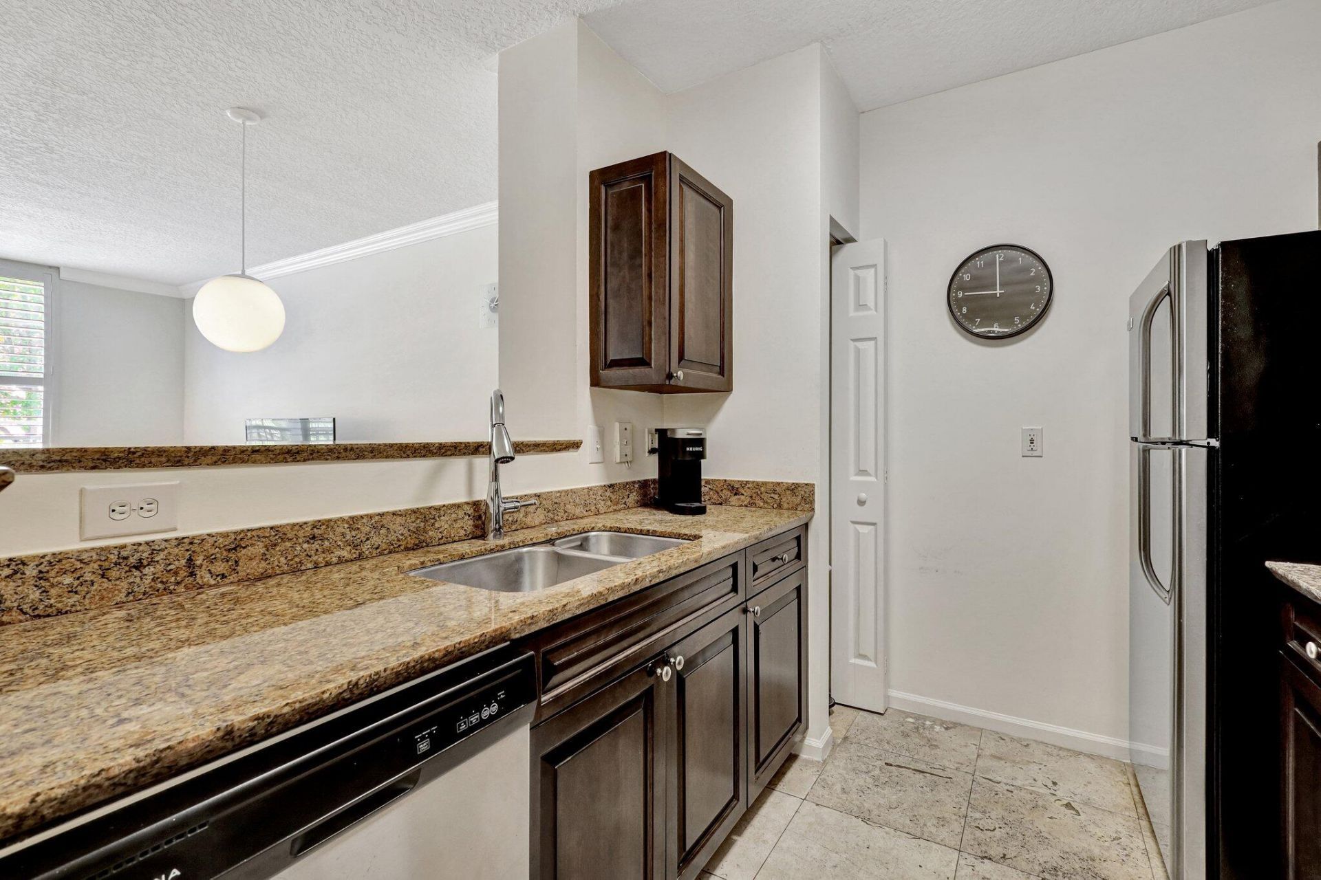 580 S Sapodilla Avenue, Unit 105, West Palm Beach, FL 33401 Photo