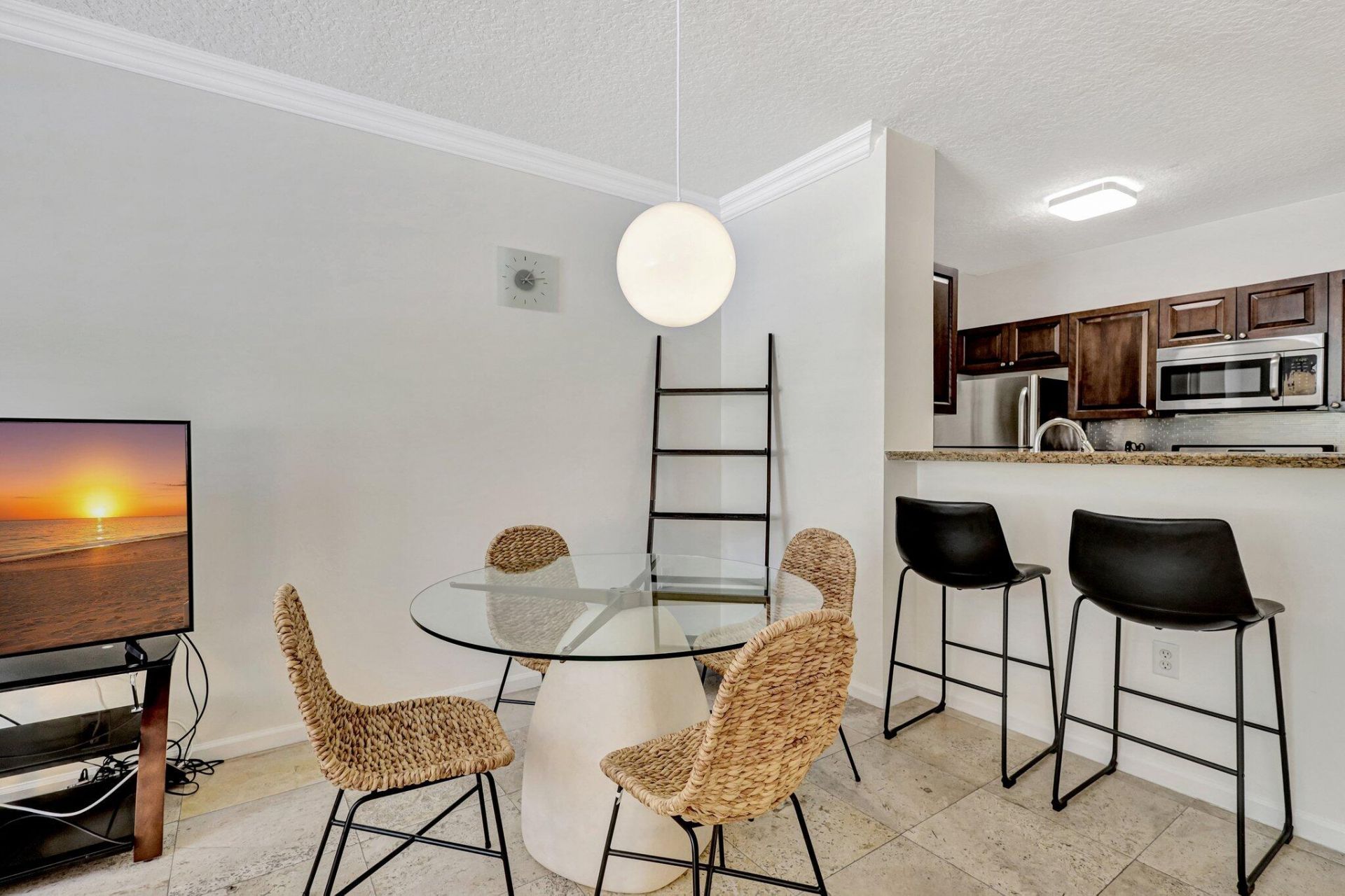 580 S Sapodilla Avenue, Unit 105, West Palm Beach, FL 33401 Photo