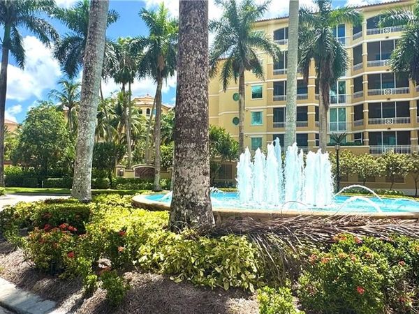 2738 Tiburon BLVD E, Unit B405, NAPLES, FL 34109