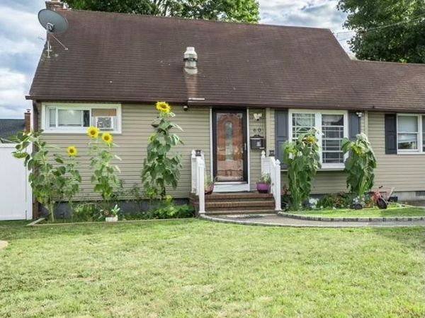 60 32nd Street, Copiague, NY 11726