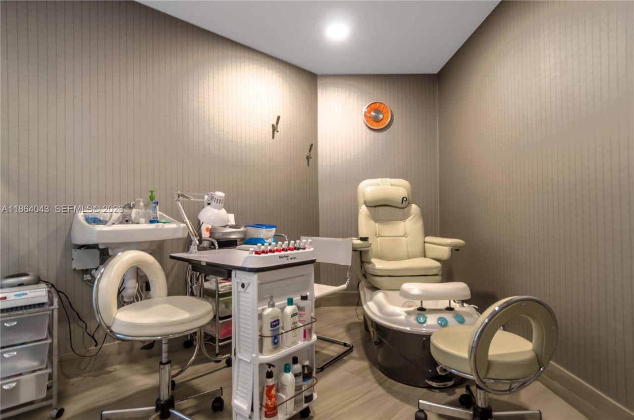 20281 E Country Club Dr, Unit 1712, Aventura, FL 33180 Photo