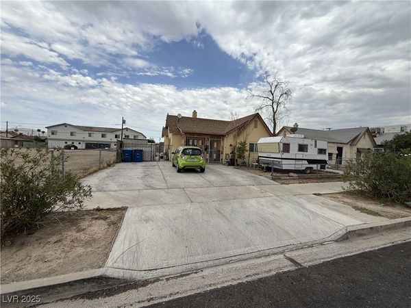 313 N 8th Street, Las Vegas, NV 89101