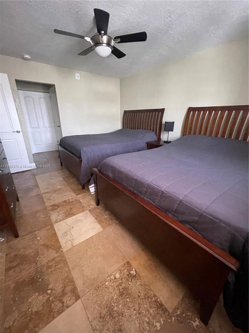 410 SE 2nd St, Unit 422, Hallandale Beach, FL 33009 Photo