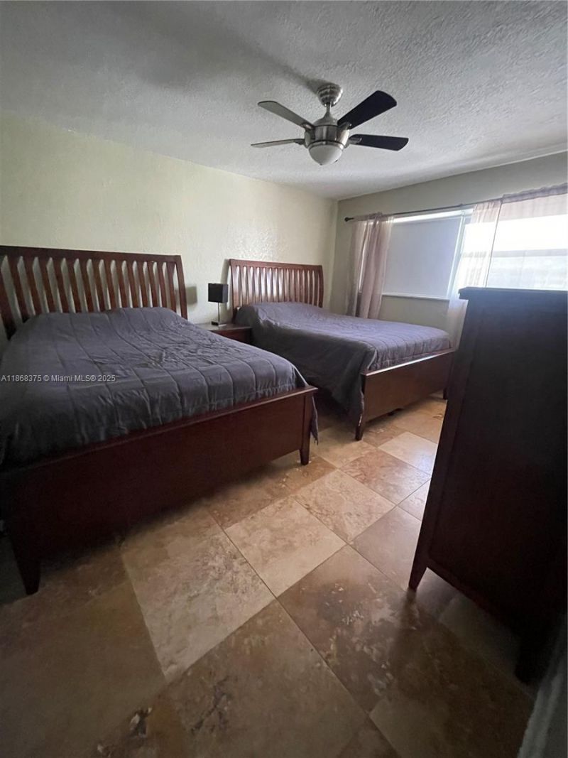410 SE 2nd St, Unit 422, Hallandale Beach, FL 33009 Photo