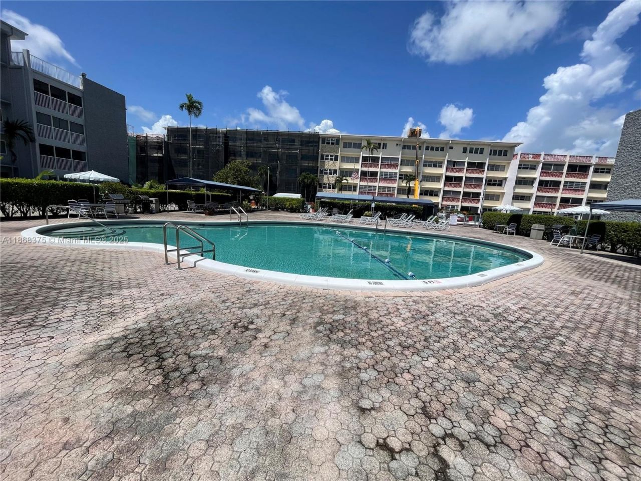410 SE 2nd St, Unit 422, Hallandale Beach, FL 33009 Photo