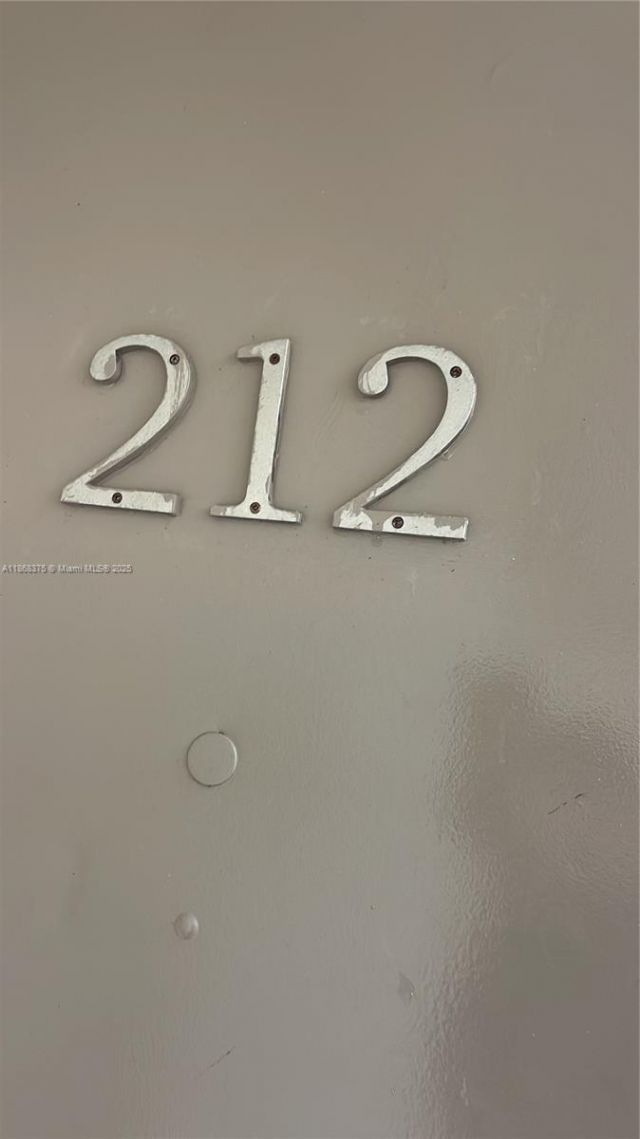 410 SE 2nd St, Unit 422, Hallandale Beach, FL 33009 Photo