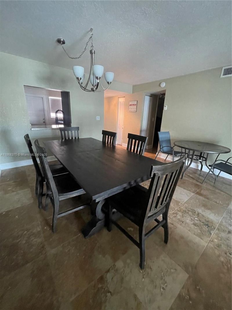410 SE 2nd St, Unit 422, Hallandale Beach, FL 33009 Photo
