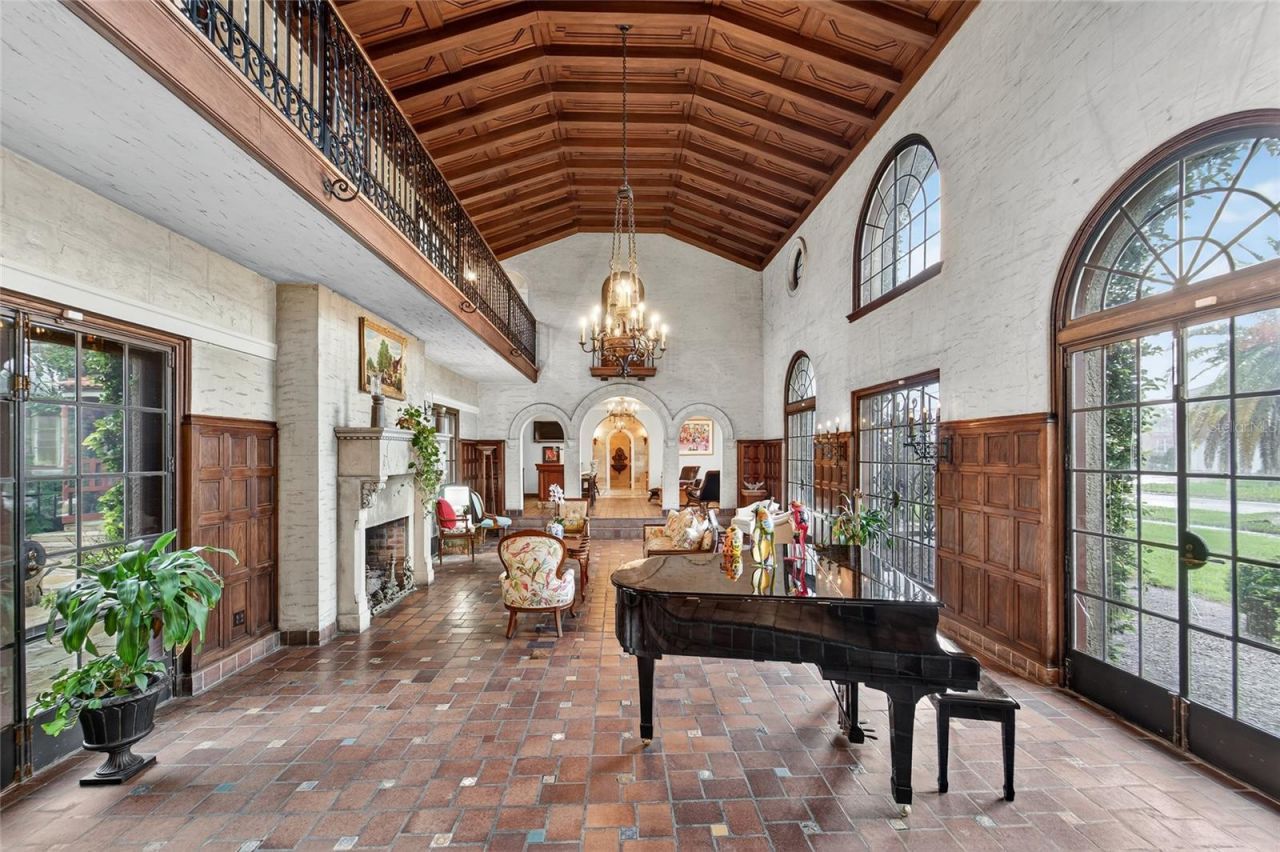 301 Caspian Street, Tampa, FL 33606 Photo