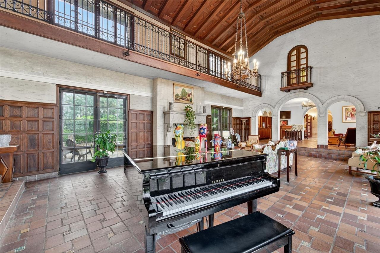 301 Caspian Street, Tampa, FL 33606 Photo