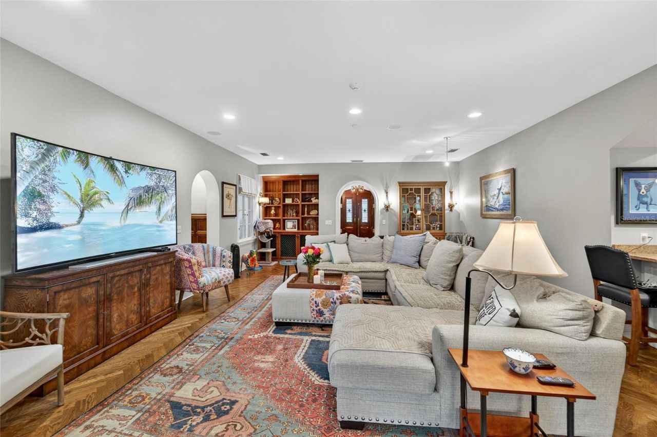 301 Caspian Street, Tampa, FL 33606 Photo