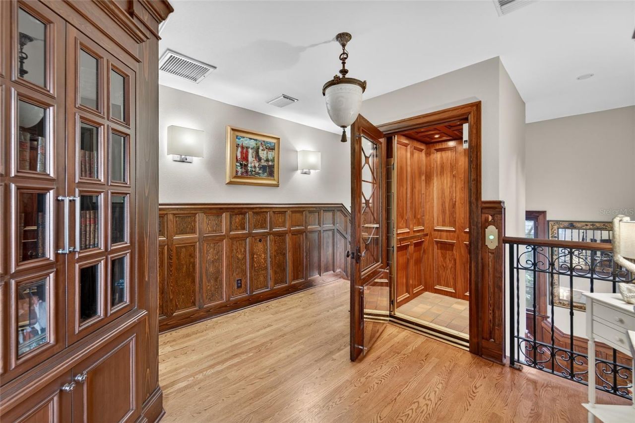 301 Caspian Street, Tampa, FL 33606 Photo