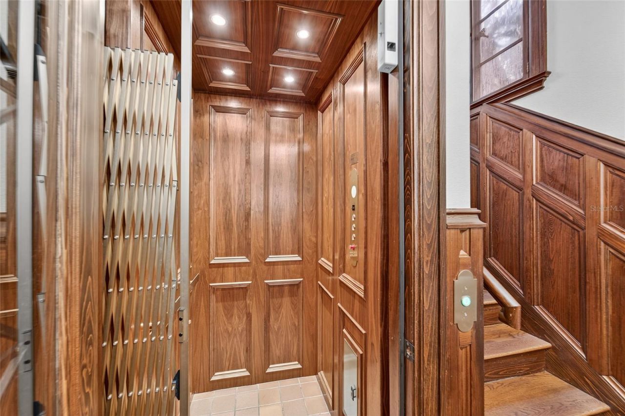 301 Caspian Street, Tampa, FL 33606 Photo