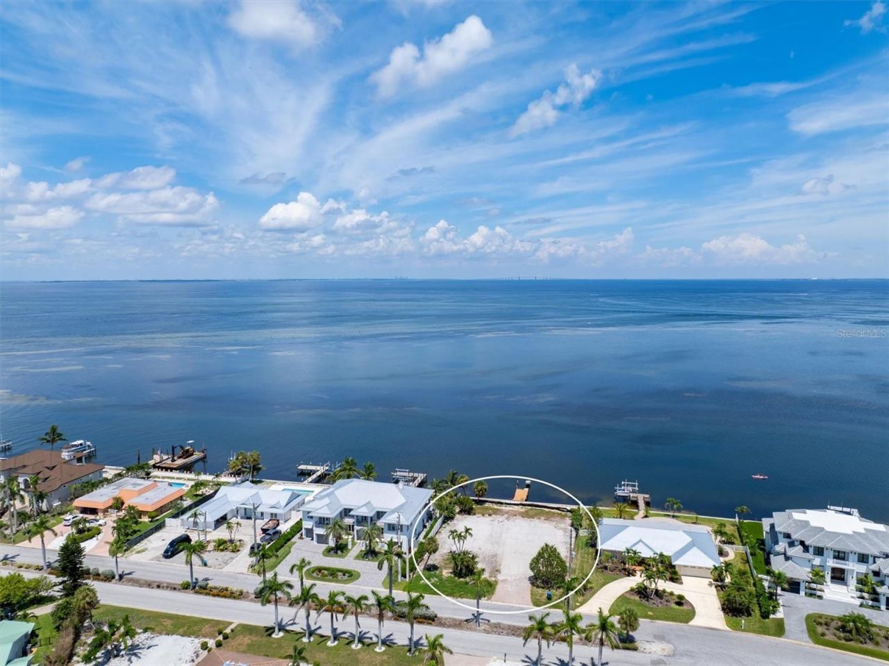 659 Key Royale Drive, Holmes Beach, FL 34217 Photo