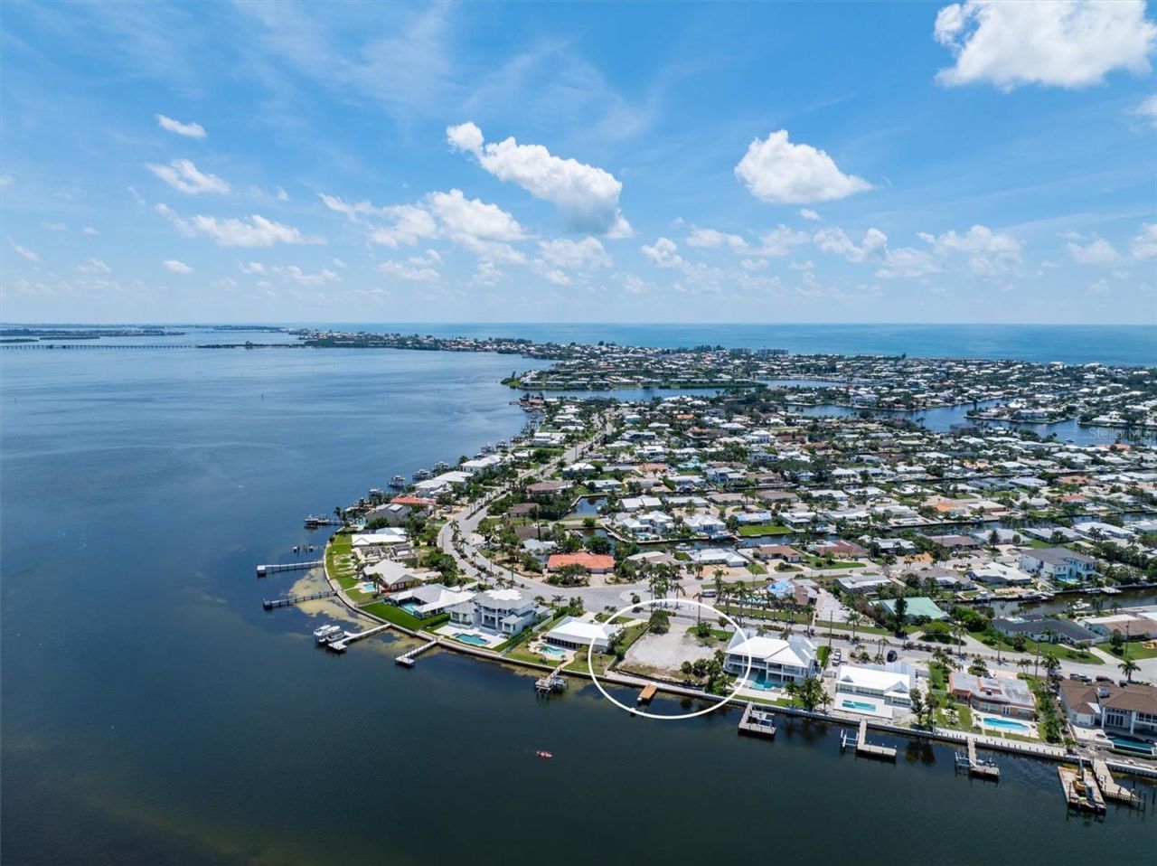 659 Key Royale Drive, Holmes Beach, FL 34217 Photo