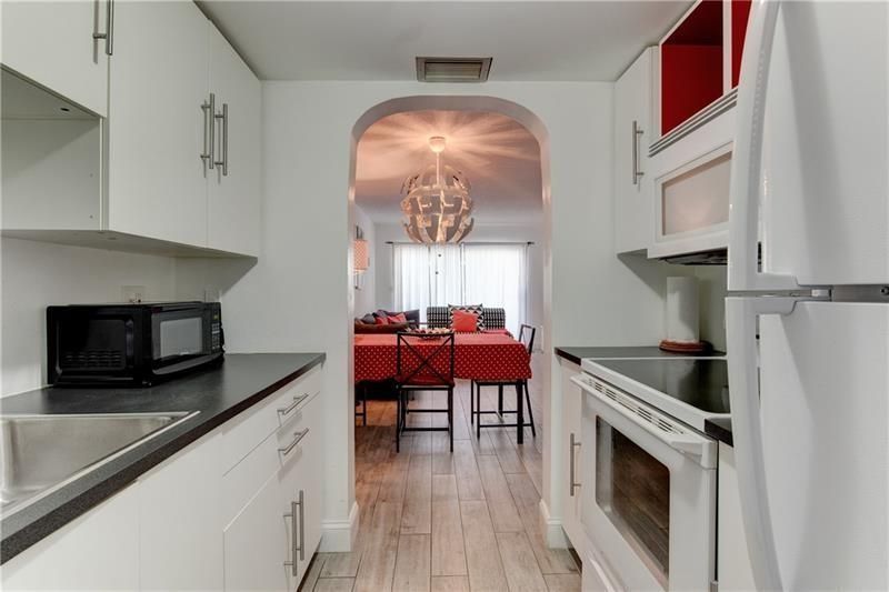 1461 S Ocean Boulevard, Unit 211, Lauderdale by the Sea, FL 33062 Photo