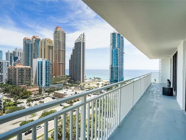 210 174 Street, Unit 1810, Sunny Isles Beach, FL 33160