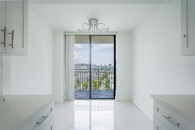 210 174 Street, Unit 1810, Sunny Isles Beach, FL 33160 Photo