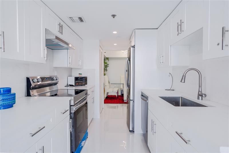 210 174 Street, Unit 1810, Sunny Isles Beach, FL 33160 Photo