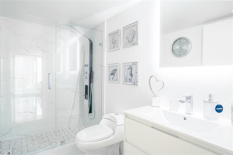 210 174 Street, Unit 1810, Sunny Isles Beach, FL 33160 Photo