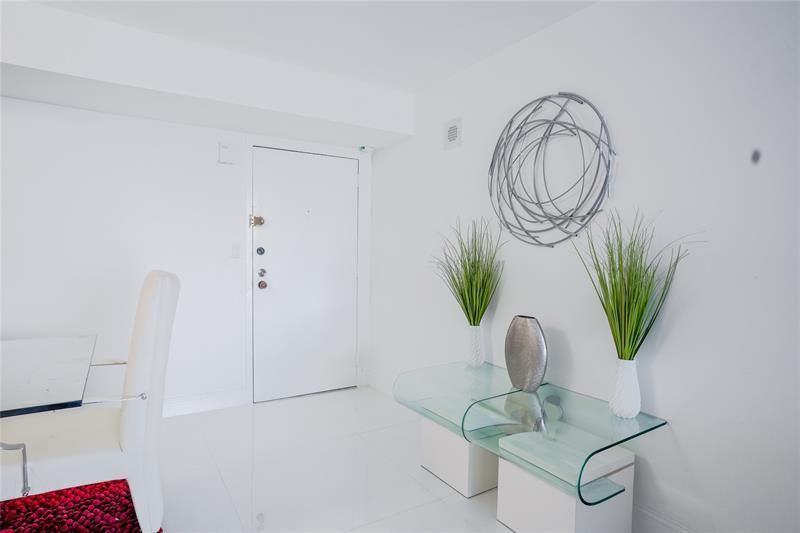 210 174 Street, Unit 1810, Sunny Isles Beach, FL 33160 Photo