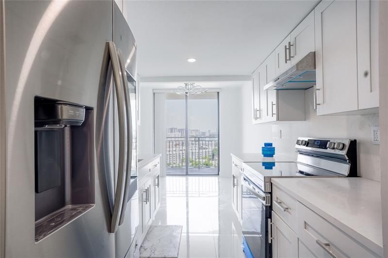 210 174 Street, Unit 1810, Sunny Isles Beach, FL 33160 Photo