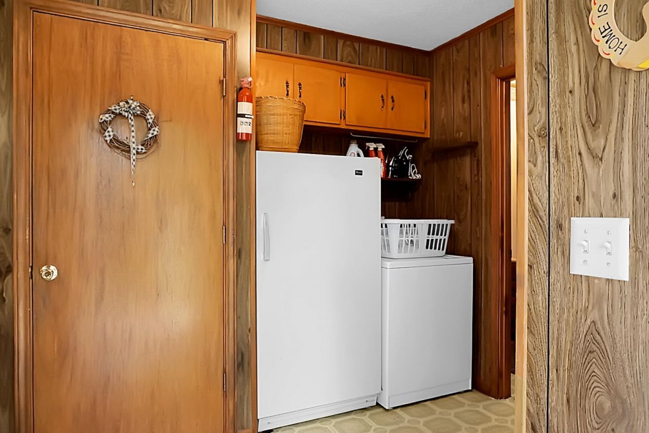 1390 Nightfall Lane Photo 24