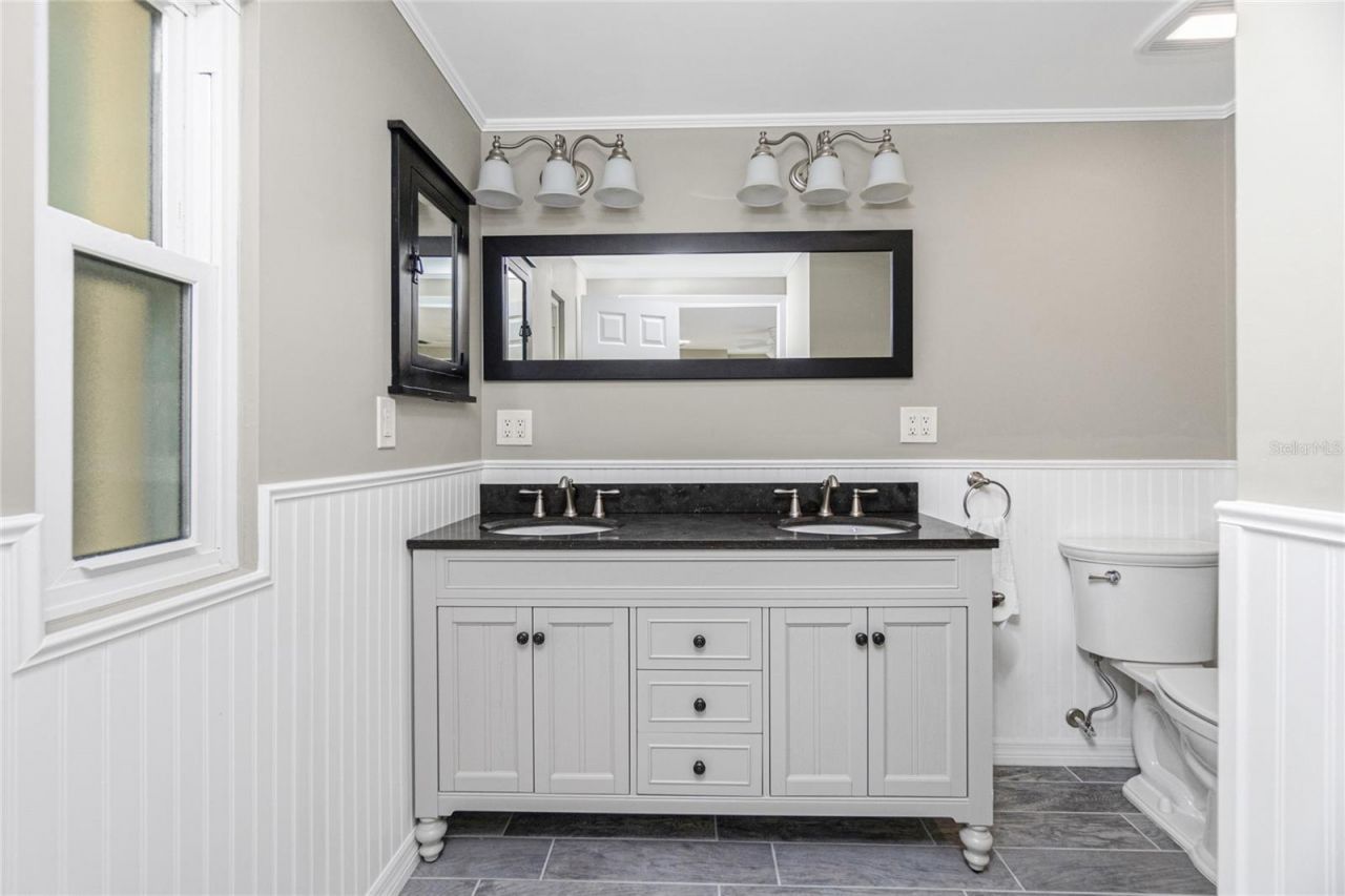 18 S De Las Palmas Street, Englewood, FL 34223 Photo