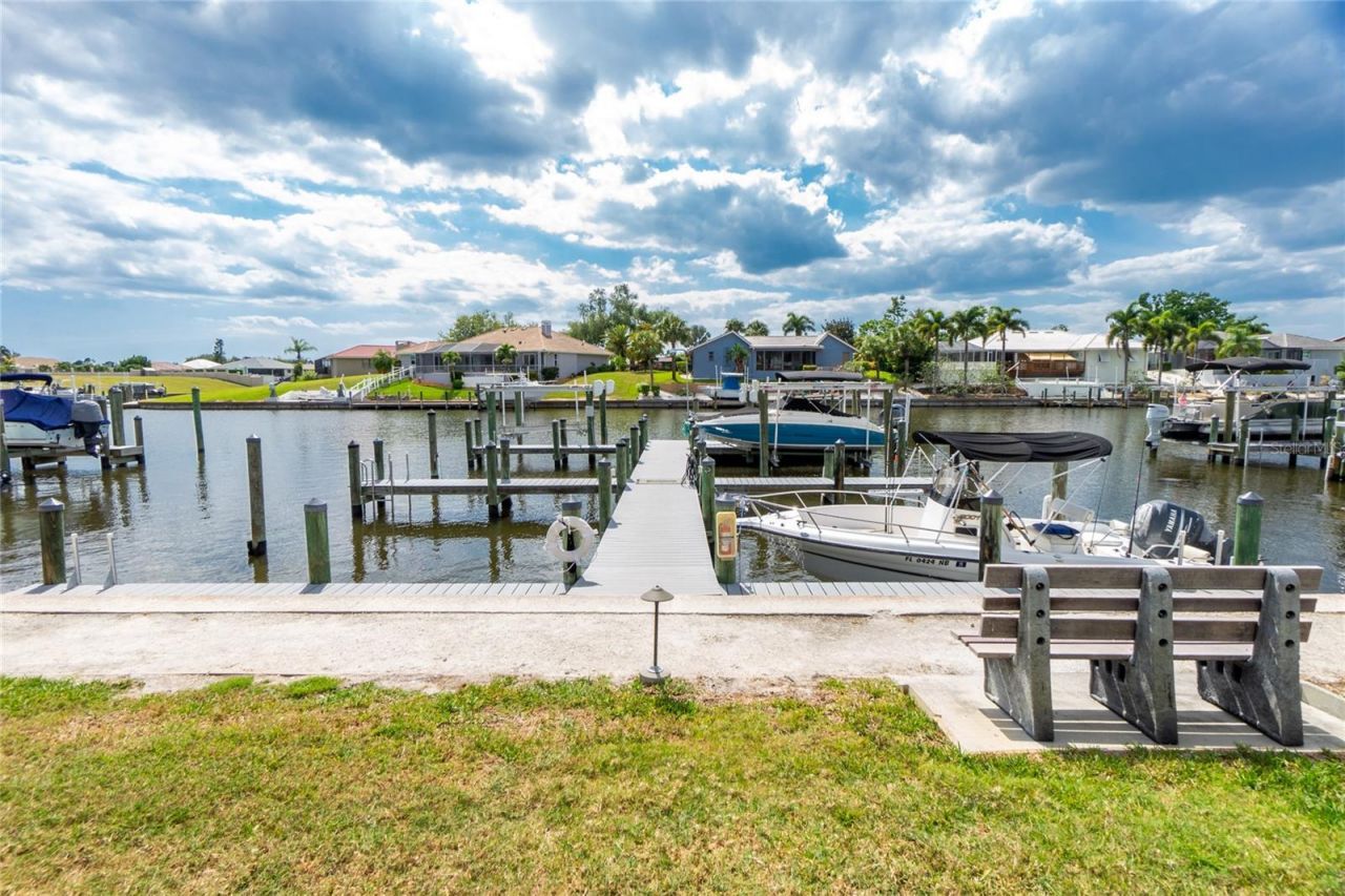 18 S De Las Palmas Street, Englewood, FL 34223 Photo