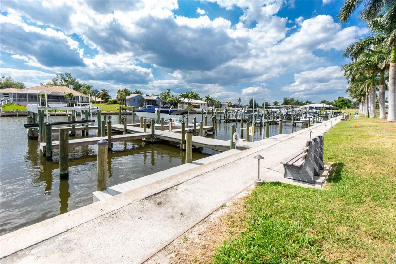 18 S De Las Palmas Street, Englewood, FL 34223 Photo