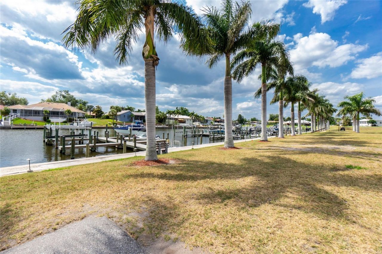 18 S De Las Palmas Street, Englewood, FL 34223 Photo