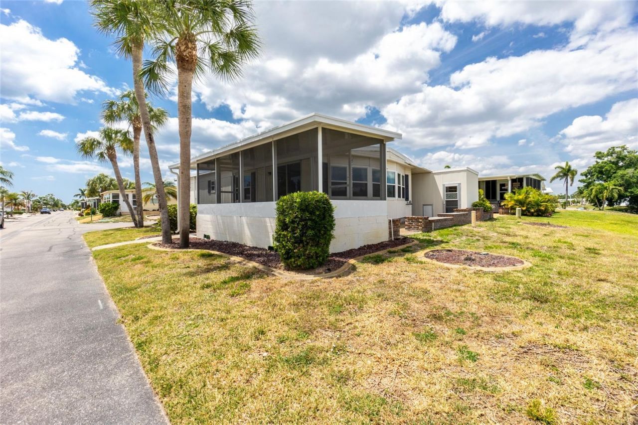 18 S De Las Palmas Street, Englewood, FL 34223 Photo