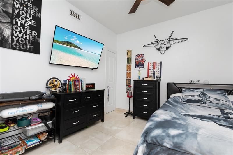 315 NE 3rd Avenue, Unit 1808, Fort Lauderdale, FL 33301 Photo