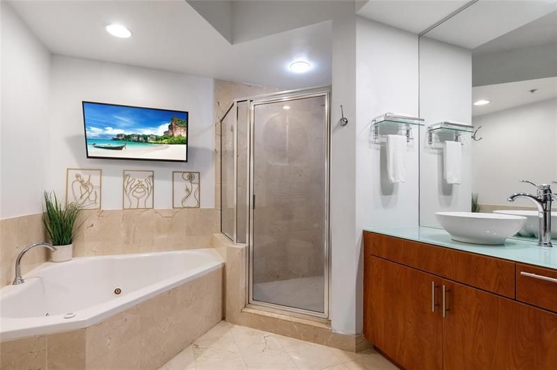 315 NE 3rd Avenue, Unit 1808, Fort Lauderdale, FL 33301 Photo