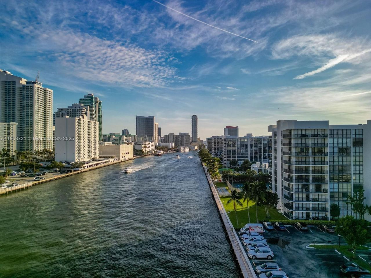 1000 Parkview Dr, Unit 1025, Hallandale Beach, FL 33009 Photo