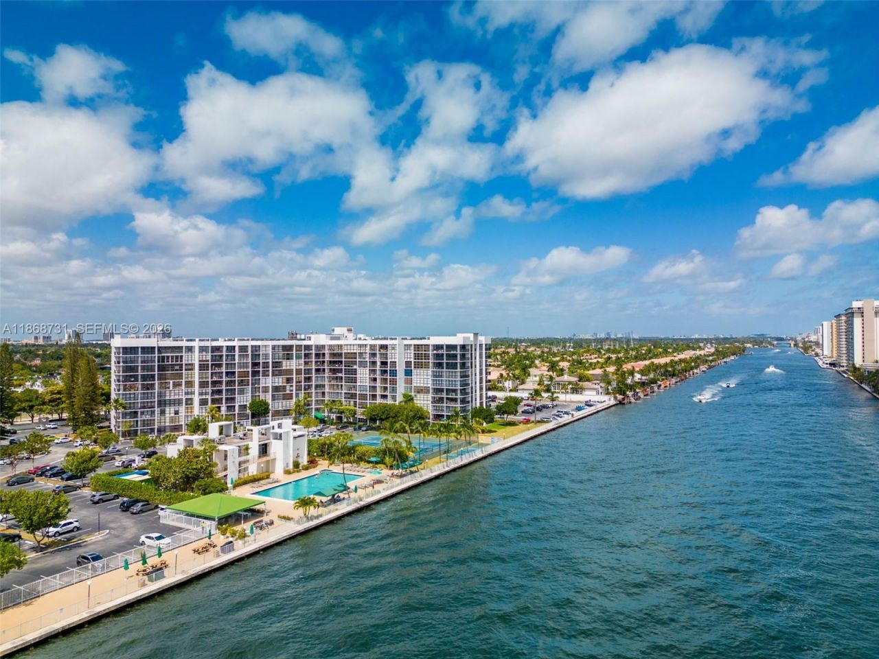1000 Parkview Dr, Unit 1025, Hallandale Beach, FL 33009 Photo